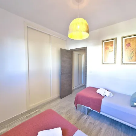 Apartamento En Zona Cabopino Marbella