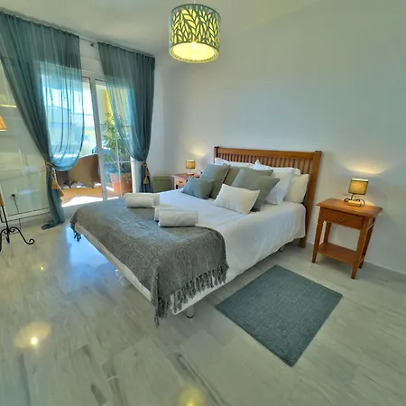 Apartment En Zona Cabopino Marbella