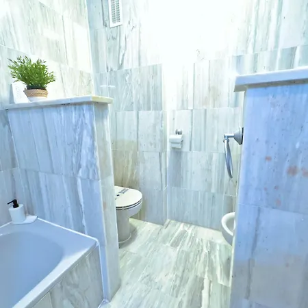 Apartamento En Zona Cabopino Marbella